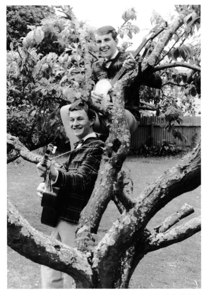 Lee & Mick in tree